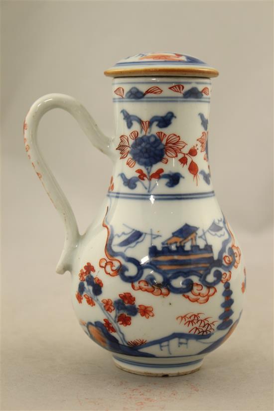 A Chinese Imari chocolate pot and cover, Kangxi period, 15cm.